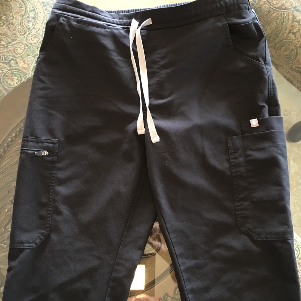Scrub Cargo drawstring pants